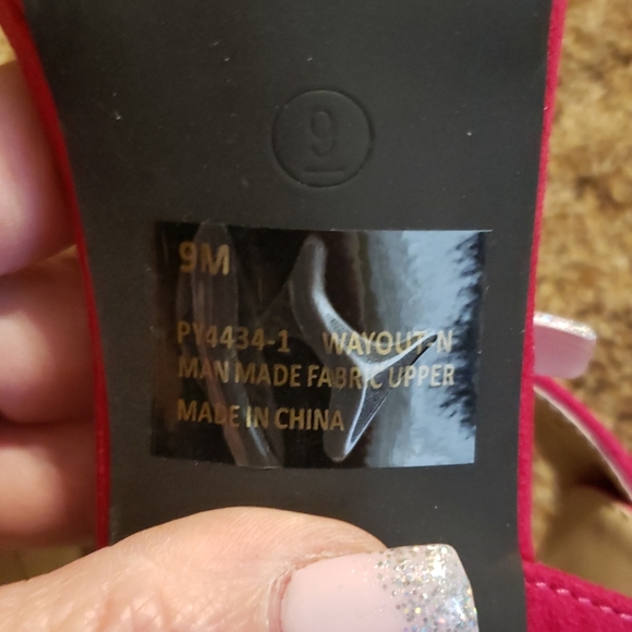 Fuchsia Heels - Picture 5 of 7